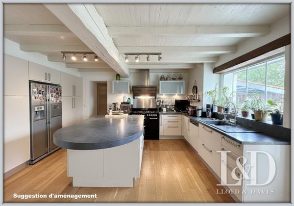 Longère et gites de 520 m² habitables, activité et revenus locatifs garantis