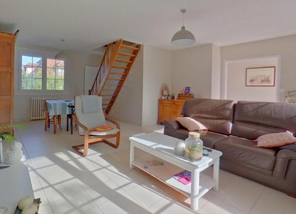 Maison à vendre    6 pièces •    Domont