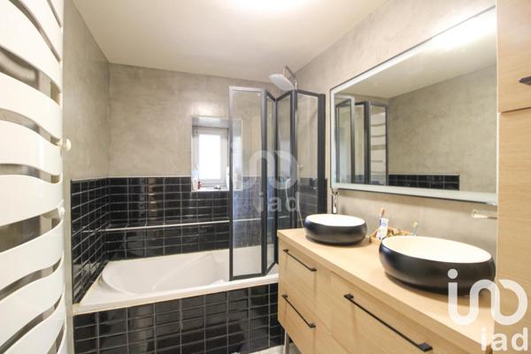 Maison 6 pièces de 125 m² à Saint-Sernin-sur-Rance (12380)