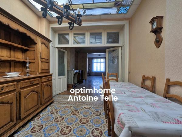 🏡 Redonnez vie cette de maison de 214m² avec exterieurs & garage, au cœur du Cateau !