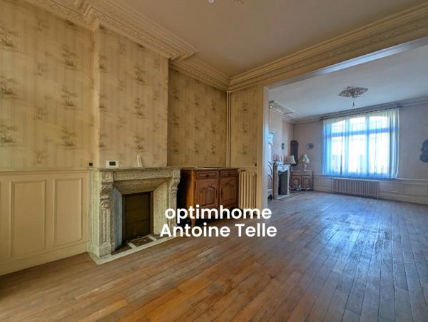 🏡 Redonnez vie cette de maison de 214m² avec exterieurs & garage, au cœur du Cateau !