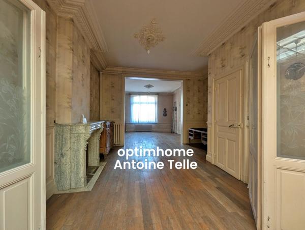 🏡 Redonnez vie cette de maison de 214m² avec exterieurs & garage, au cœur du Cateau !