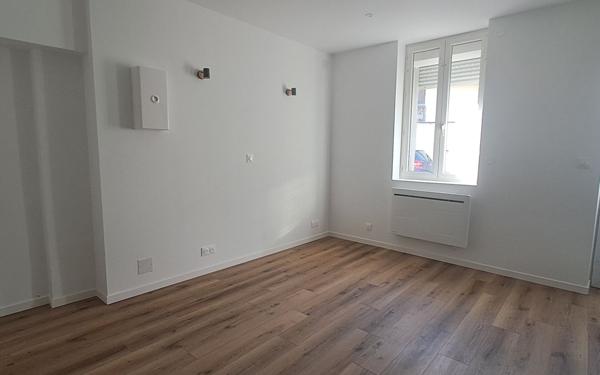 Maison à louer    1 pièce • 32,45 m2 Saint-Quentin