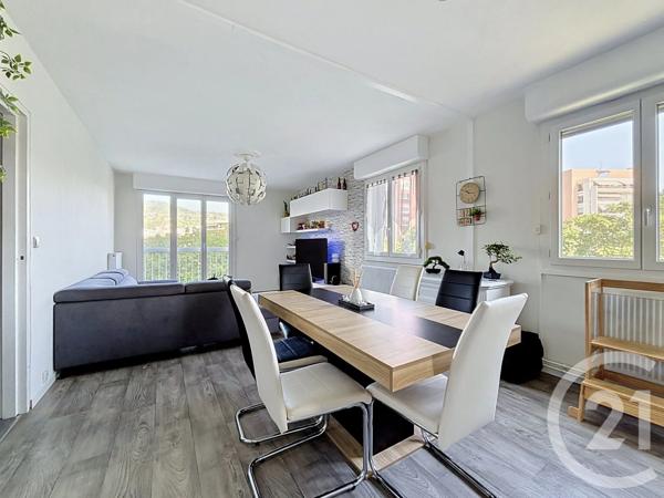 Appartement F5 à vendre  5 pièces - 93,83 m 2   CLERMONT FERRAND  - 63