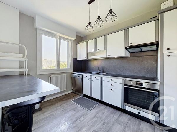 Appartement F5 à vendre  5 pièces - 93,83 m 2   CLERMONT FERRAND  - 63