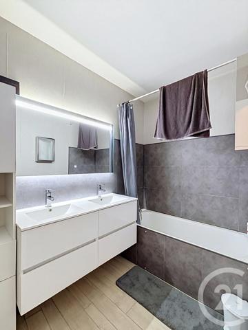 Appartement F5 à vendre  5 pièces - 93,83 m 2   CLERMONT FERRAND  - 63