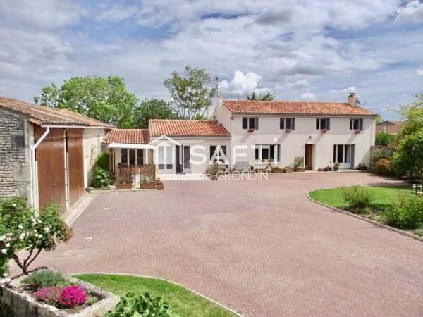 Maison charentaise de charme - BLANZAC-LES-MATHA