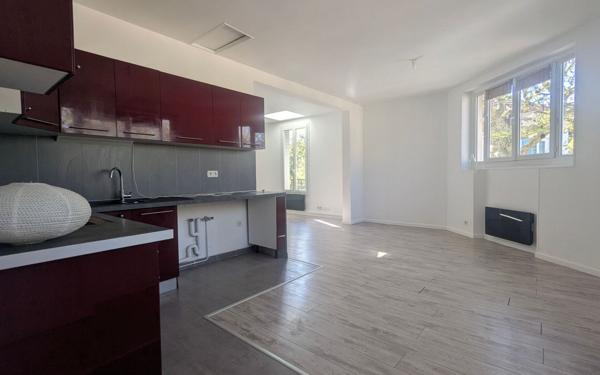 Appartement à vendre    4 pièces • 70,42 m2 Saint-Maur-des-Fossés