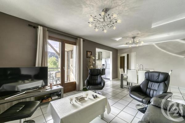 Appartement F3 à vendre  3 pièces - 67,95 m 2   RUMILLY  - 74