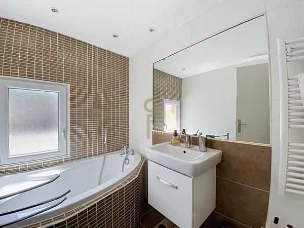 Maison semi plain pied  Brigode