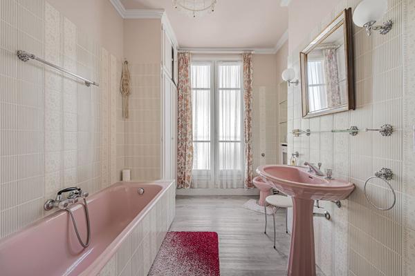 Appartement Paris 4 pièces 105.45 m² avec balcon filant - PARIS
