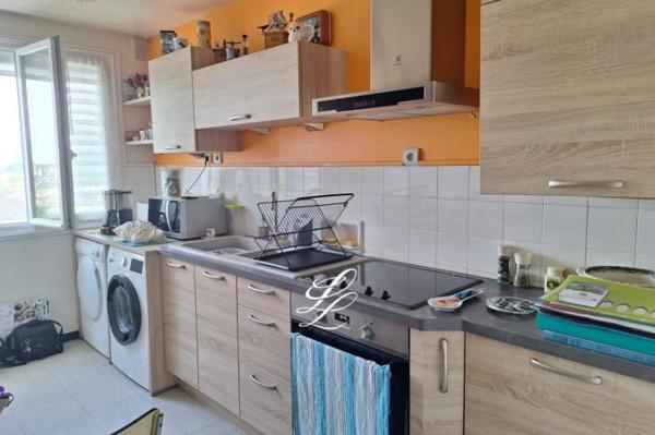Vente - Appartement 4 pièces 84 m 2 SABLE SUR SARTHE (72300)