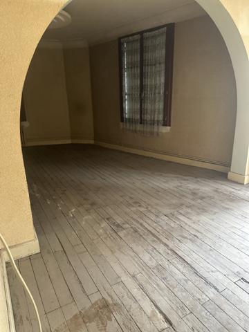 AGREABLE IMMEUBLE EN CENTRE VILLE DE CHÂTELLERAULT DANS LE CADRE ACTION COEUR DE VILLE