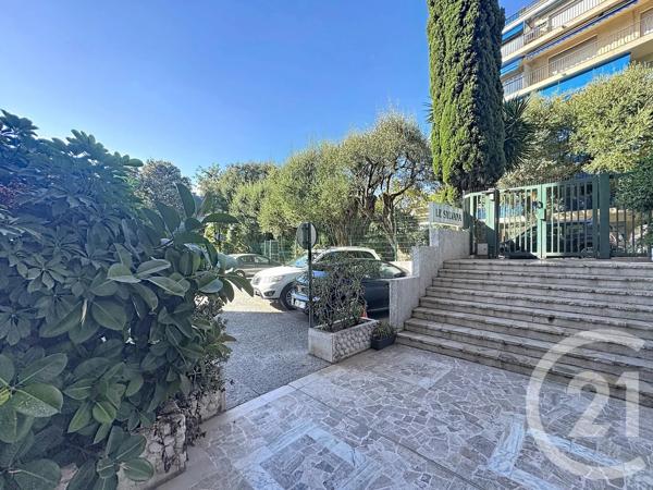 Appartement F4 à vendre  4 pièces - 72,09 m 2   ANTIBES  - 06