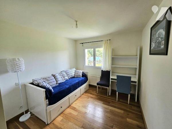 Maison à vendre 5 pièces à PLUMELIAU (56930), Morbihan (56), Située hors lotissement avec vue d...