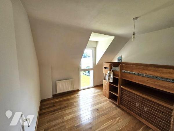 Maison à vendre 5 pièces à PLUMELIAU (56930), Morbihan (56), Située hors lotissement avec vue d...