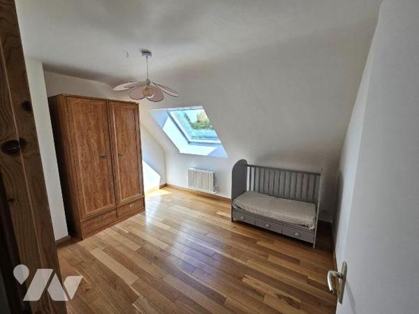 Maison à vendre 5 pièces à PLUMELIAU (56930), Morbihan (56), Située hors lotissement avec vue d...