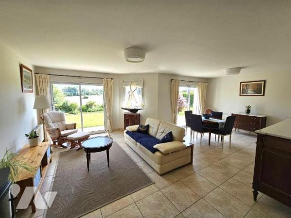 Maison à vendre 5 pièces à PLUMELIAU (56930), Morbihan (56), Située hors lotissement avec vue d...