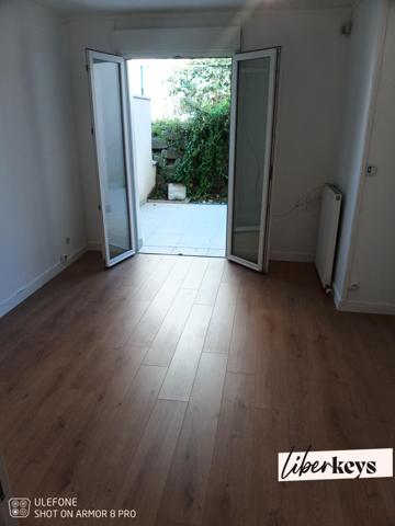 445000€ Faire une offre. 70 m², 1chb ou 2 chb possibles, double salon, traversant, balcon + terrasse. 