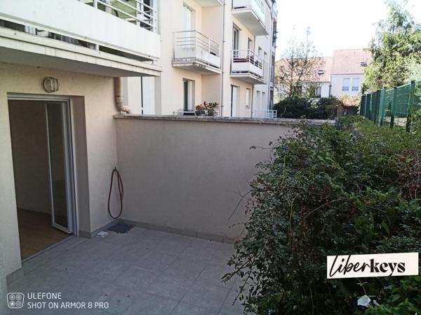 445000€ Faire une offre. 70 m², 1chb ou 2 chb possibles, double salon, traversant, balcon + terrasse. 
