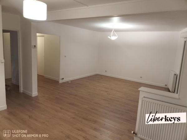 445000€ Faire une offre. 70 m², 1chb ou 2 chb possibles, double salon, traversant, balcon + terrasse. 