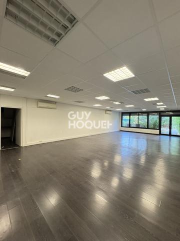 IMMEUBLE À LOUER DE 106,00 M²