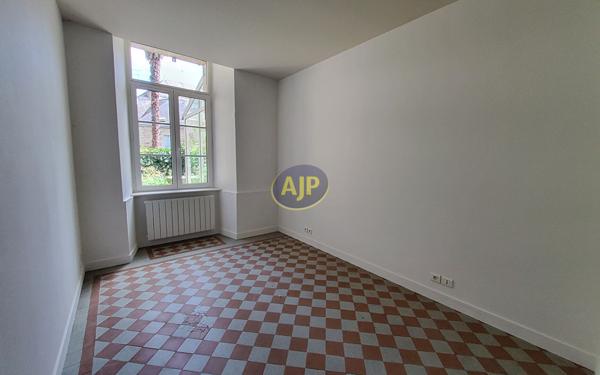 Appartement à louer Pontivy : 3 pièces, 76m² avec 2 chambre(s) à 640€ - AJP Immobilier Pontivy