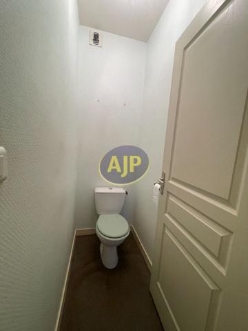 Appartement à louer Pontivy : 3 pièces, 76m² avec 2 chambre(s) à 640€ - AJP Immobilier Pontivy