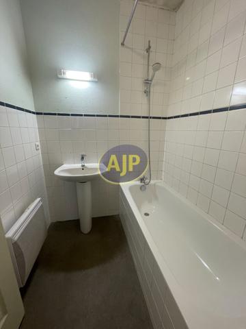 Appartement à louer Pontivy : 3 pièces, 76m² avec 2 chambre(s) à 640€ - AJP Immobilier Pontivy