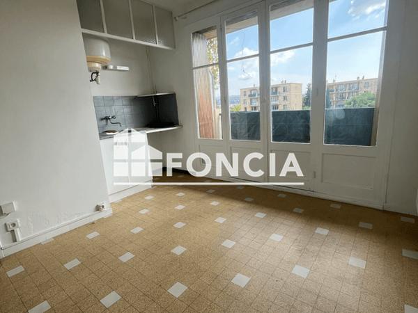 Location Studio 14.99 m² - 18 RUE ALAIN SAVARY Aix En Provence 13090