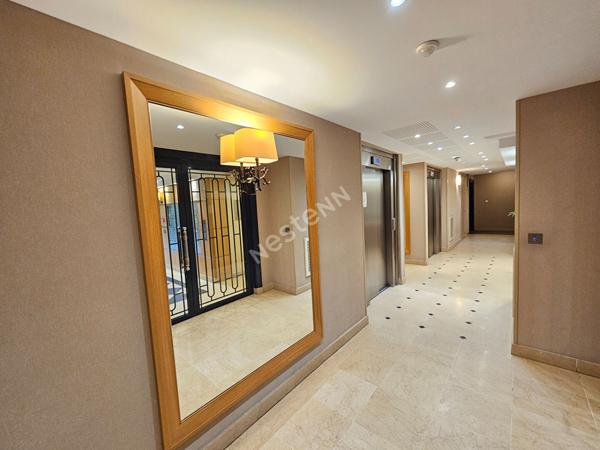 Puteaux Mairie : Appartement de Standing de 3 pièces avec 2 terrasses, cave et Parking