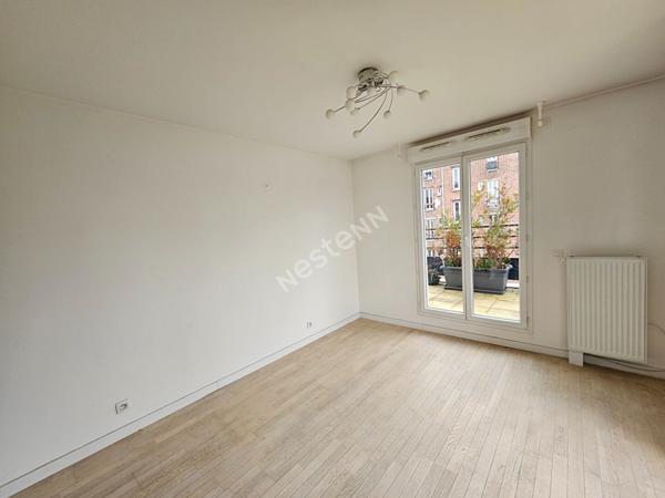 Puteaux Mairie : Appartement de Standing de 3 pièces avec 2 terrasses, cave et Parking