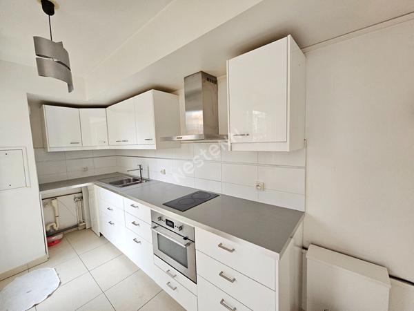 Puteaux Mairie : Appartement de Standing de 3 pièces avec 2 terrasses, cave et Parking