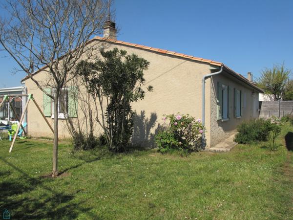 MAISON DE PLAIN PIED - 107M² - PISCINE - JARDIN 900M²