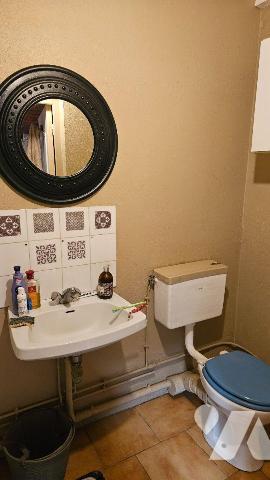 A vendre, Charente-Maritime, L' Eguille, Maison à étage comprenant : au rez-de-chaussée :entrée...