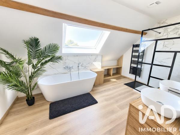 Maison à vendre 9 pièces 241 m² Châteauneuf-sur-Loire