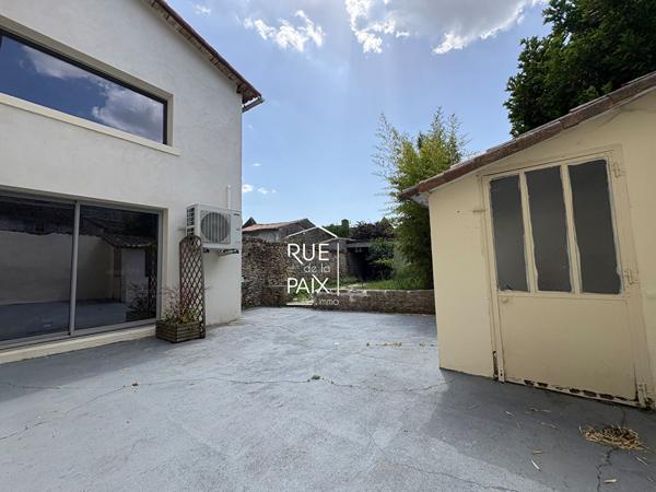 79800 LA MOTHE SAINT HERAY Maison 7 pièces 175 m²