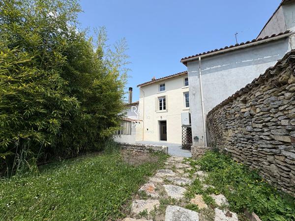 79800 LA MOTHE SAINT HERAY Maison 7 pièces 175 m²