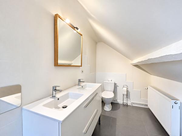 Appartement Dijon sud 5 pièces de 115 m2 en duplex.