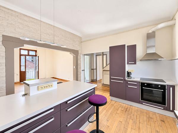 Appartement Dijon sud 5 pièces de 115 m2 en duplex.
