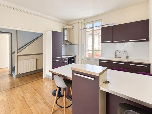 Appartement Dijon sud 5 pièces de 115 m2 en duplex.