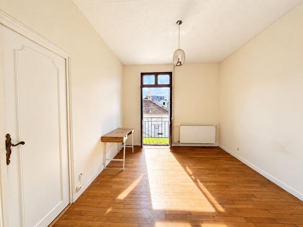 Appartement Dijon sud 5 pièces de 115 m2 en duplex.