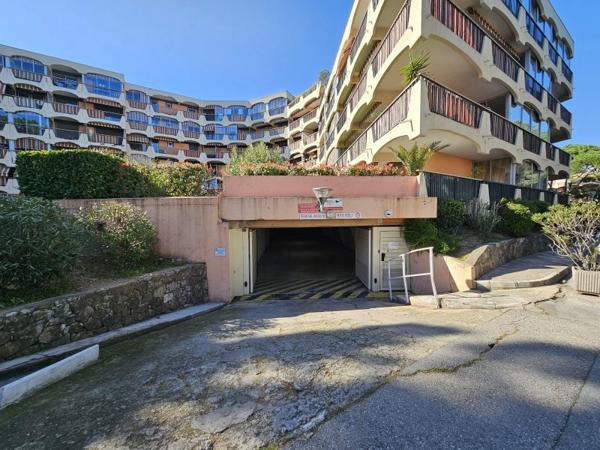 Vente / Box à Mandelieu-la-Napoule (06210)
