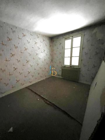 Bourges (18000) ???? SPÉCIAL INVESTISSEUR – IMMEUBLE À RESTAURER ENTIÈREMENT – FORT POTENTIEL LOCATIF ????