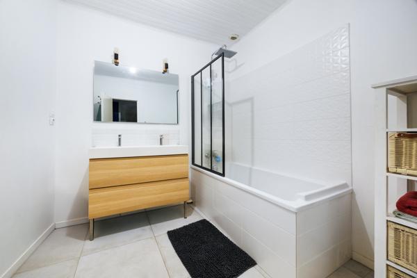 Simiane Collongue- Maison de Village 130m2