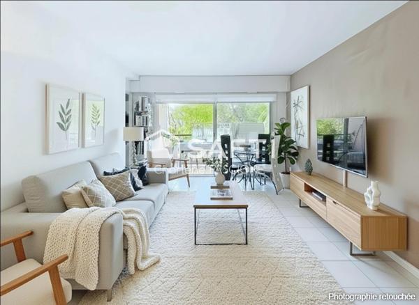 Coup de cœur assuré à St Raphaël : T3 lumineux, piscine et tout à pied !