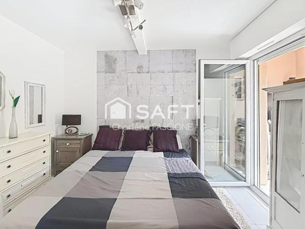 Coup de cœur assuré à St Raphaël : T3 lumineux, piscine et tout à pied !