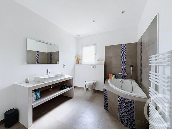 Maison à vendre  8 pièces - 227 m 2   ALATA  - 201