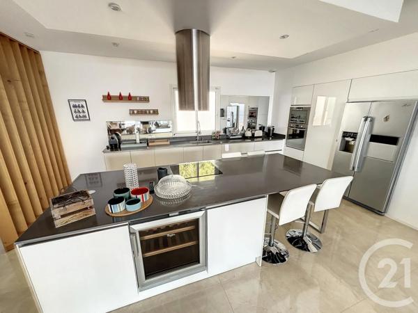 Maison à vendre  8 pièces - 227 m 2   ALATA  - 201