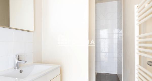 À vendre Studio 28.69 m² - Nîmes 30000
